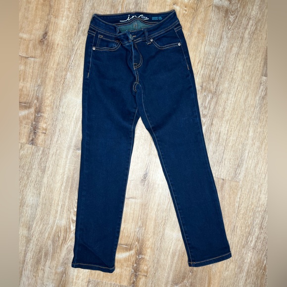 INC DENIM. Skinny leg. Regular fit. Size 4 petite. Jean/jegging. - Picture 2 of 7